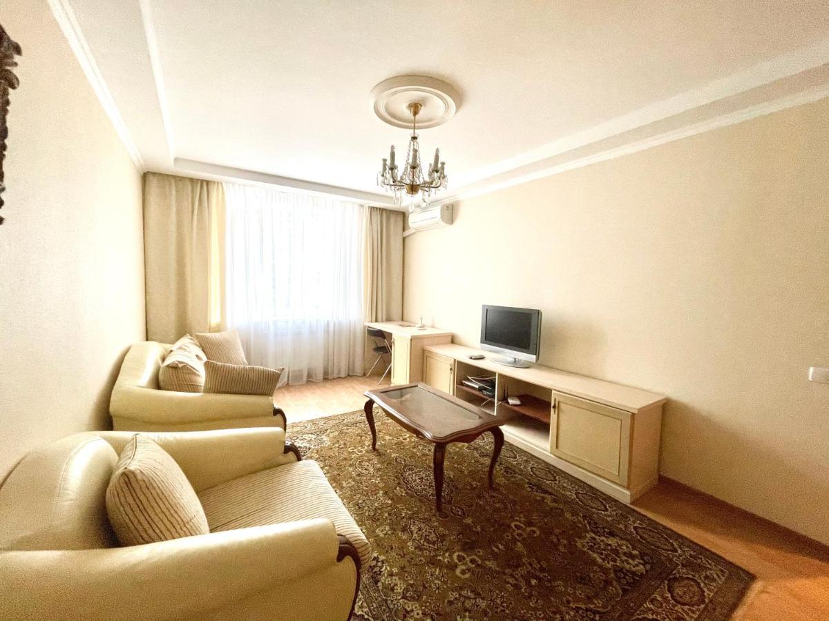 Apartment Mala Zhytomyrska 10 Κίεβο Εξωτερικό φωτογραφία